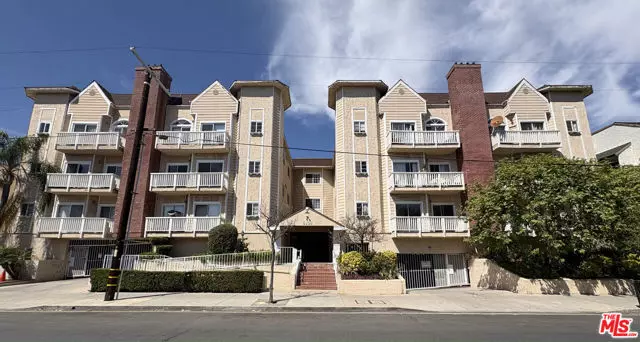 5135 Zelzah Avenue #203, Encino (los Angeles), CA 91316