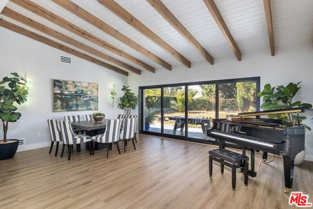 Woodland Hills (los Angeles), CA 91364,4821 Heaven Avenue