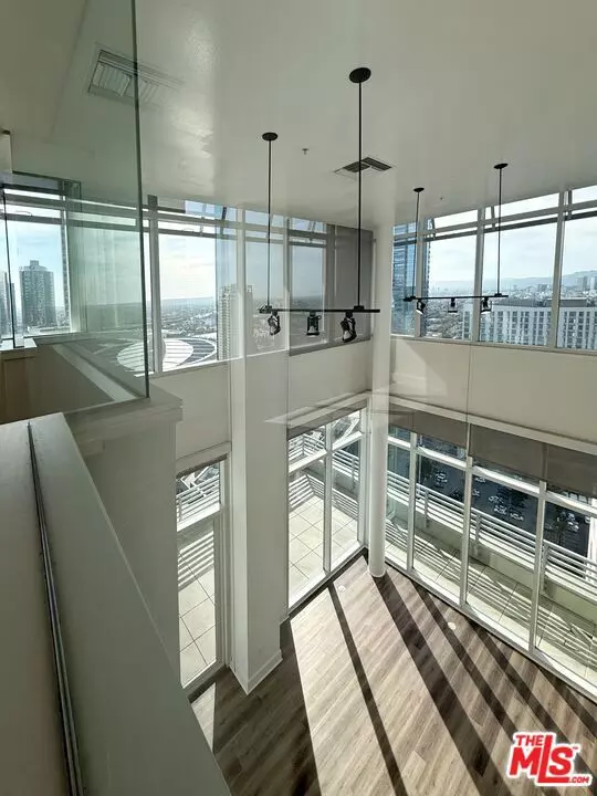 Los Angeles, CA 90015,717 W Olympic Boulevard #2605