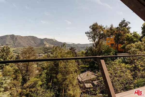 Los Angeles, CA 90068,6894 Pacific View Drive