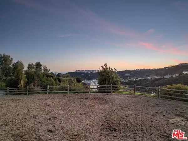 Los Angeles, CA 90049,1119 Linda Flora Drive