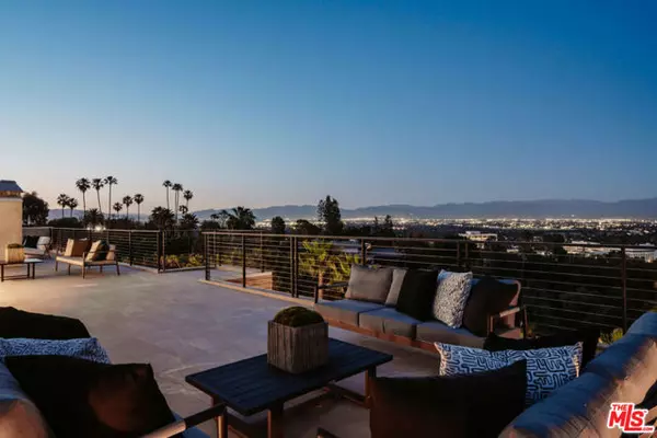 Encino (los Angeles), CA 91436,4540 Estrondo Drive