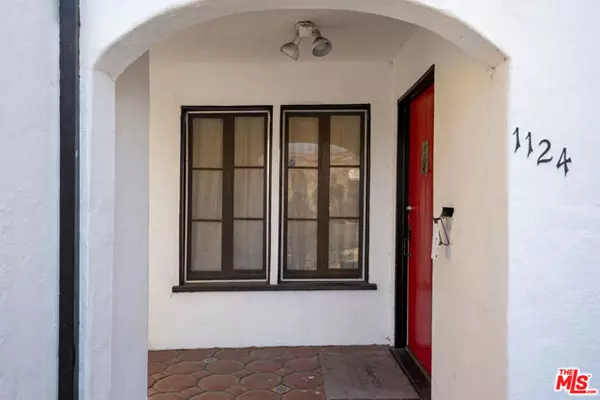 Los Angeles, CA 90019,1122 S Sycamore Avenue