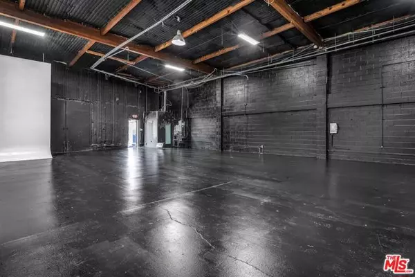 Los Angeles, CA 90016,5727 W Adams Boulevard