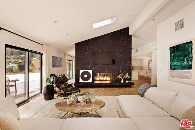 3476 Mandeville Canyon Road, Los Angeles, CA 90049