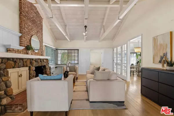 Sherman Oaks, CA 91403,15435 Sutton Street