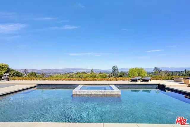 21749 Planewood Drive, Woodland Hills (los Angeles), CA 91364