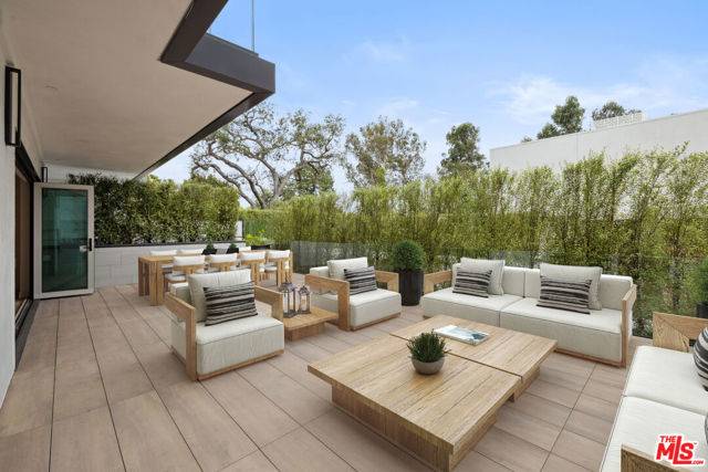 505 S Barrington Avenue #109, Los Angeles, CA 90049