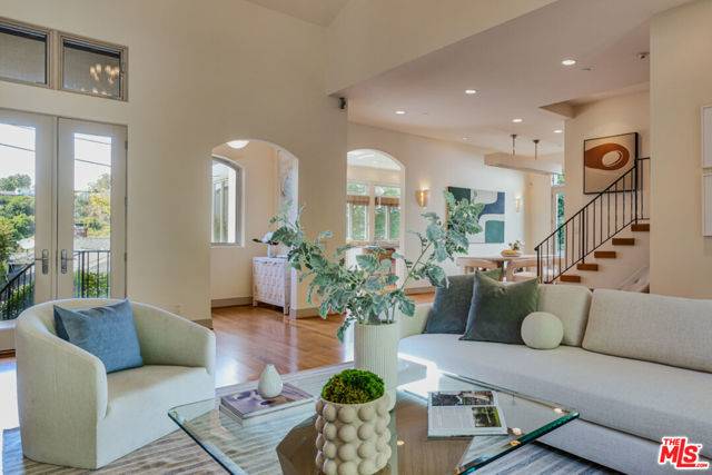 Santa Monica, CA 90402,546 Stassi Lane