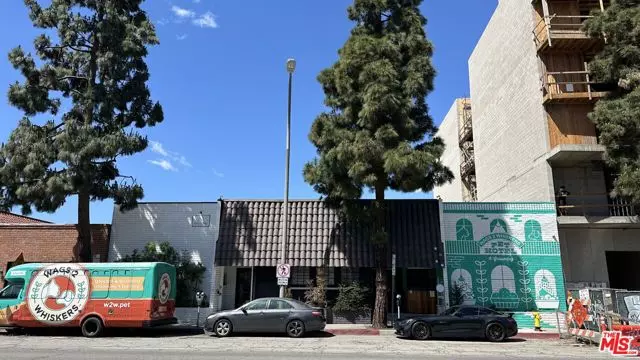 3733 Robertson Boulevard, Culver City, CA 90232