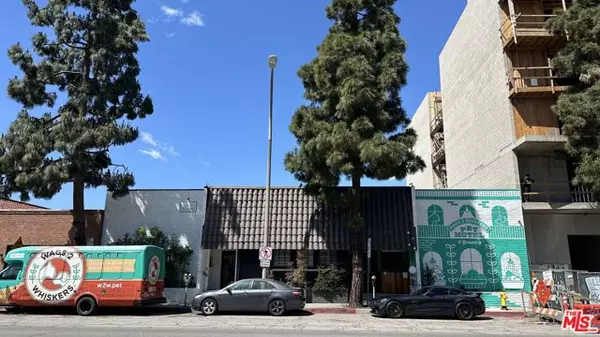 3733 Robertson Boulevard, Culver City, CA 90232