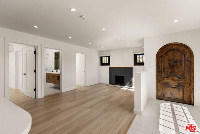 Santa Monica, CA 90405,2528 4th Street