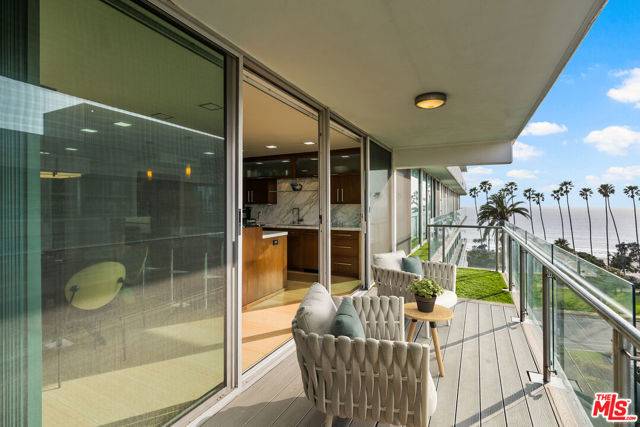 Santa Monica, CA 90402,535 Ocean Avenue #8C