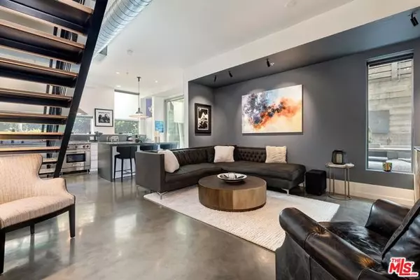 1137 Hacienda Place #104, West Hollywood, CA 90069