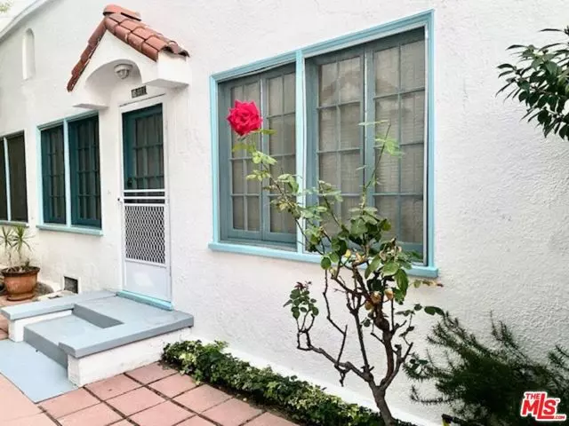 1040 N Sweetzer Avenue #1/2, West Hollywood, CA 90069
