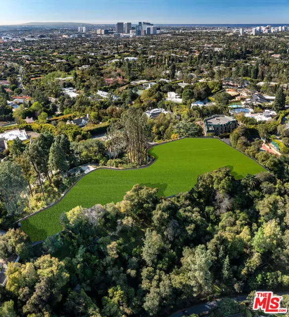 Beverly Hills, CA 90210,1005 N Alpine Drive