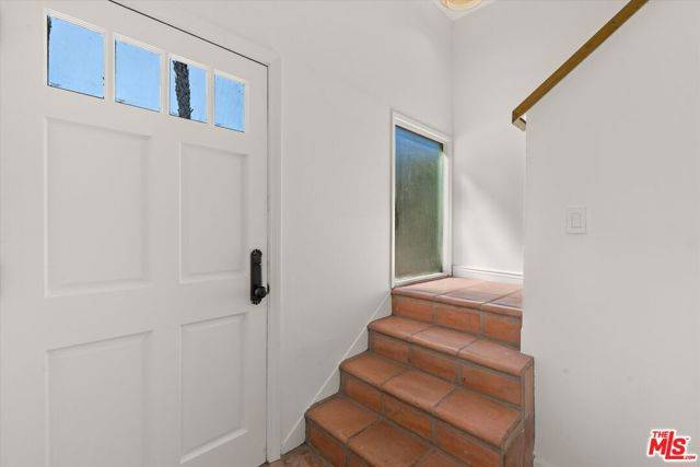 Los Angeles, CA 90049,734 N Bundy Drive