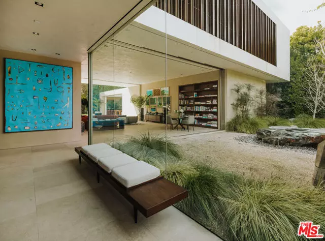 717 Moreno Avenue, Los Angeles, CA 90049