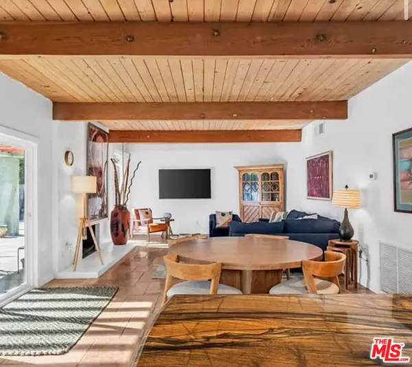 Palm Springs, CA 92262,817 N Via Monte Vista