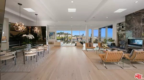 Los Angeles, CA 90069,9353 Nightingale Drive