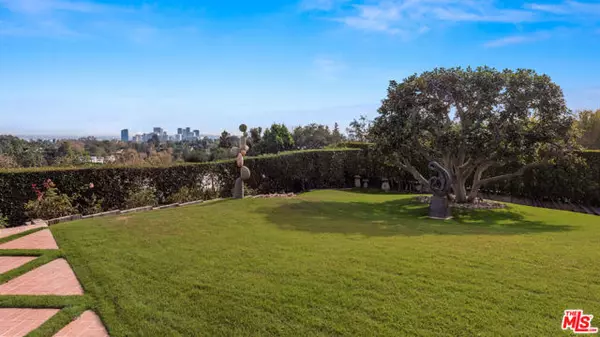 Los Angeles, CA 90077,642 Siena Way