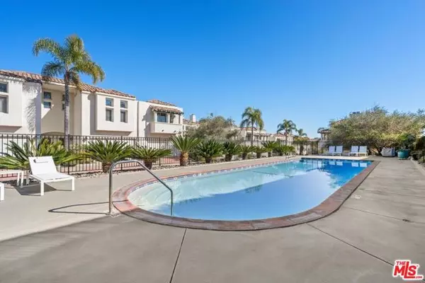 Malibu, CA 90265,6435 Zumirez Drive #10