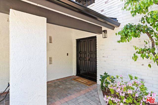 Los Angeles, CA 90077,1060 Chantilly Road