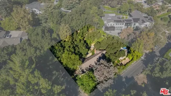 Encino (los Angeles), CA 91436,16055 Woodvale Road