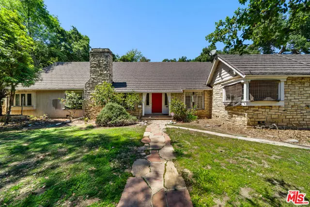 16055 Woodvale Road, Encino (los Angeles), CA 91436