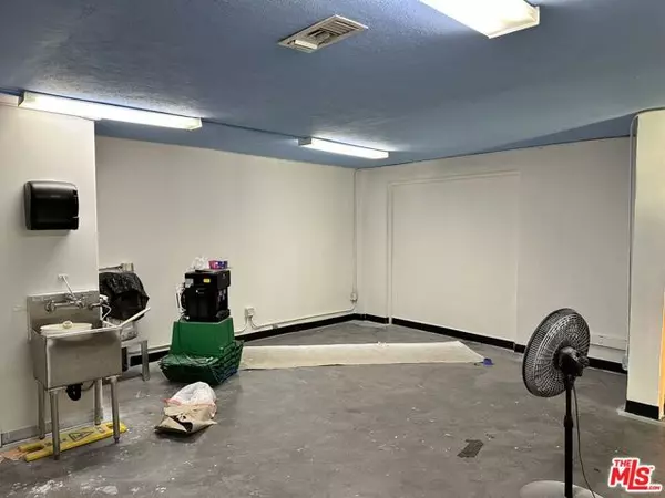 Los Angeles, CA 90007,527 W 27th Street