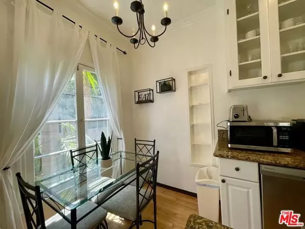 Santa Monica, CA 90403,854 4th Street #F