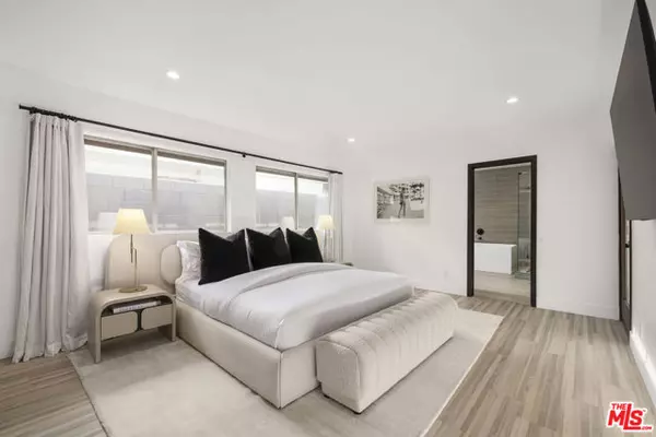 Los Angeles, CA 90069,9289 Swallow Drive