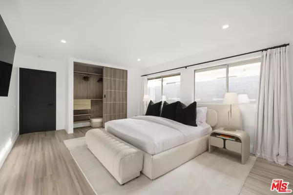 Los Angeles, CA 90069,9289 Swallow Drive