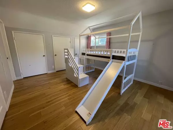 Granada Hills (los Angeles), CA 91344,12158 Bambi Place