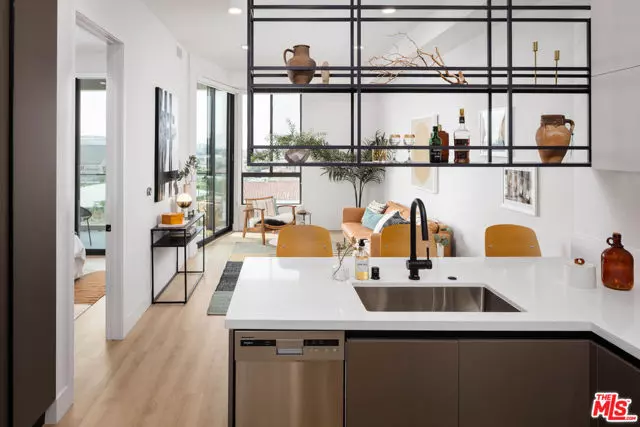 3833 Dunn #PH3, Culver City, CA 90232