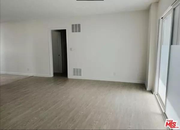 West Hollywood, CA 90046,1261 N Laurel Avenue #8