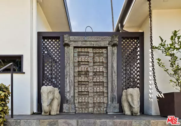 Los Angeles, CA 90027,1927 N Normandie Avenue