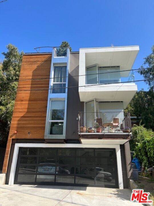 6127 Glen Tower Street, Los Angeles, CA 90068