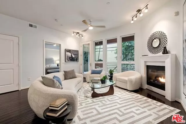 Marina Del Rey, CA 90292,4050 Glencoe Avenue #211