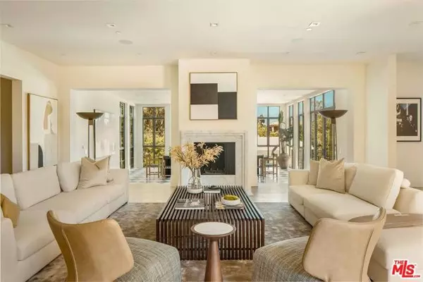 Los Angeles, CA 90049,1748 Correa Way