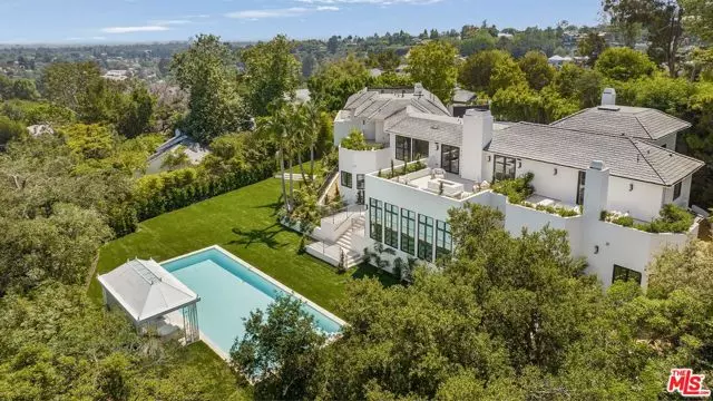 Los Angeles, CA 90049,1748 Correa Way