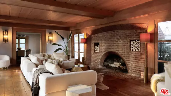 Tarzana (los Angeles), CA 91356,18625 Wells Drive