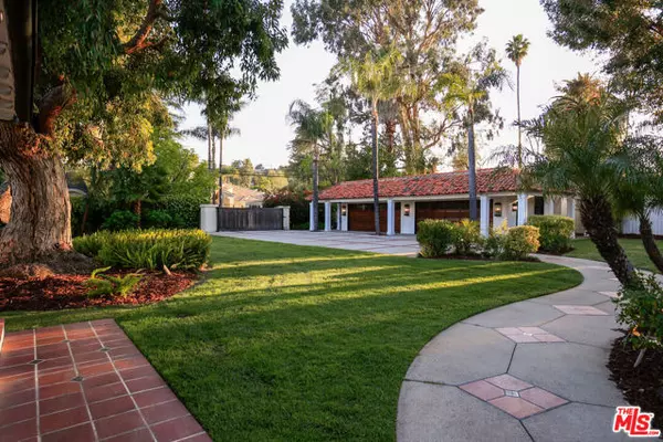 Tarzana (los Angeles), CA 91356,18625 Wells Drive