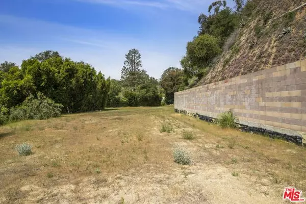 Beverly Hills, CA 90210,9338 Hazen Drive