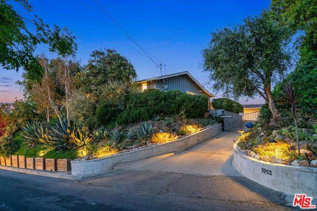 3752 Glenridge Drive, Sherman Oaks, CA 91423