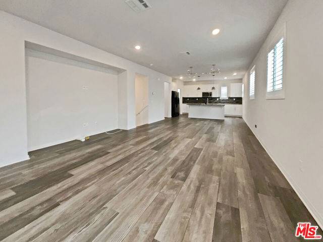 Van Nuys (los Angeles), CA 91405,14708 Sherman Way