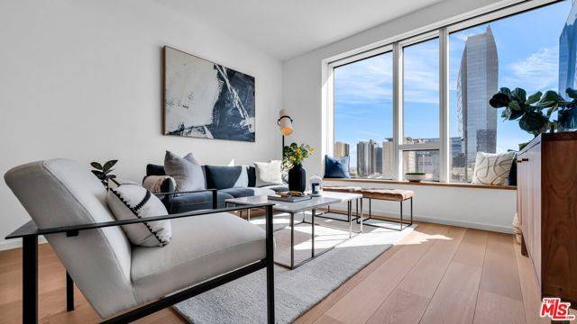 889 Francisco Street #1801, Los Angeles, CA 90017