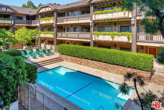 10945 Hortense Street #202, North Hollywood (los Angeles), CA 91602