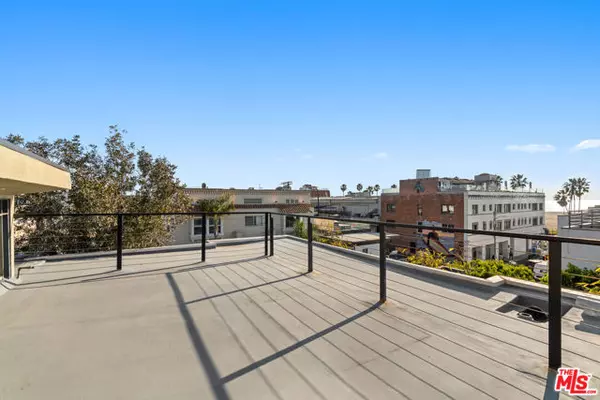 Venice (los Angeles), CA 90291,25 Brooks Avenue #1