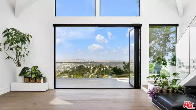 2021 Davies Way, Los Angeles, CA 90046